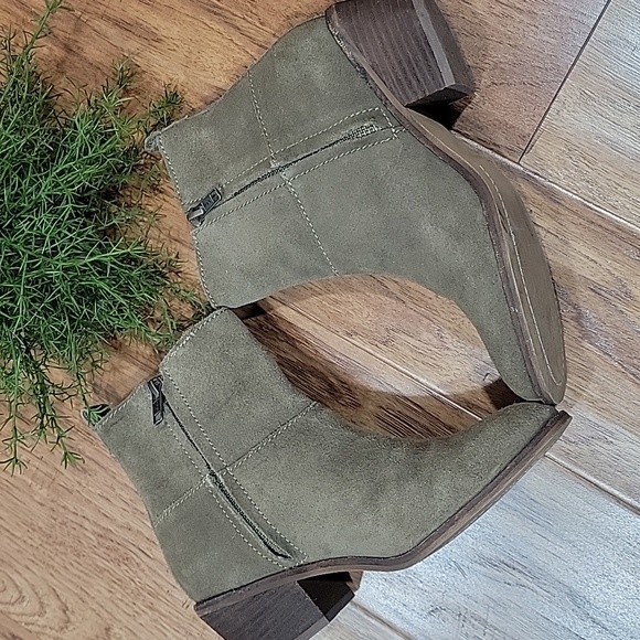Madewell Khaki Suede Ankle Booties - Picture 3 of 12